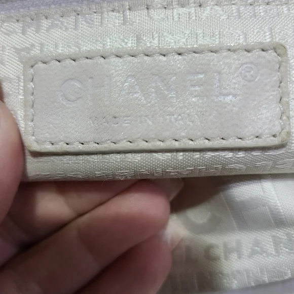 Chanel Bag - Picture 15 of 16